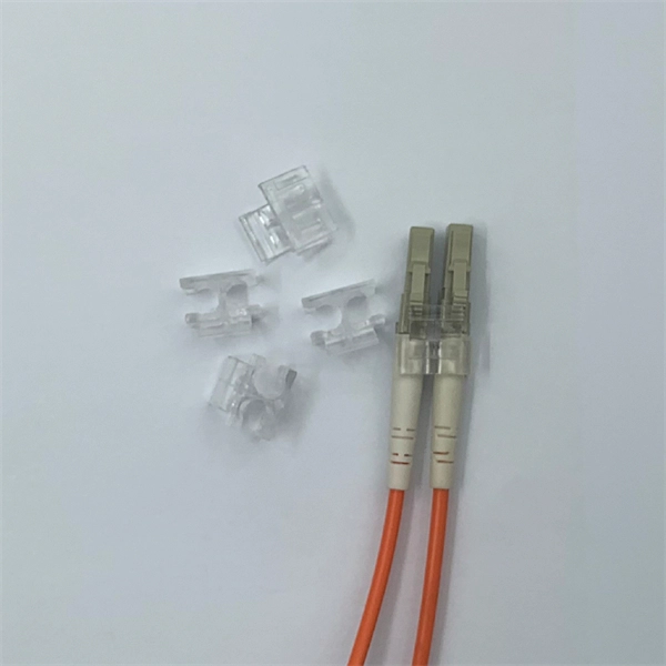 How are electrical circuits distributed in explosion-proof distribution boxes in Ukraine