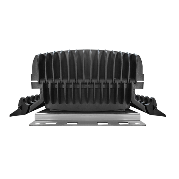 Spacing between cable management rack and equipment