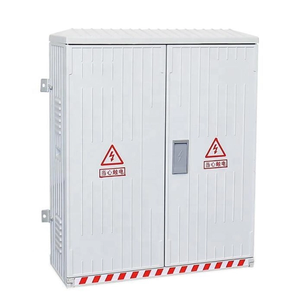 How should the distribution boxes be aligned