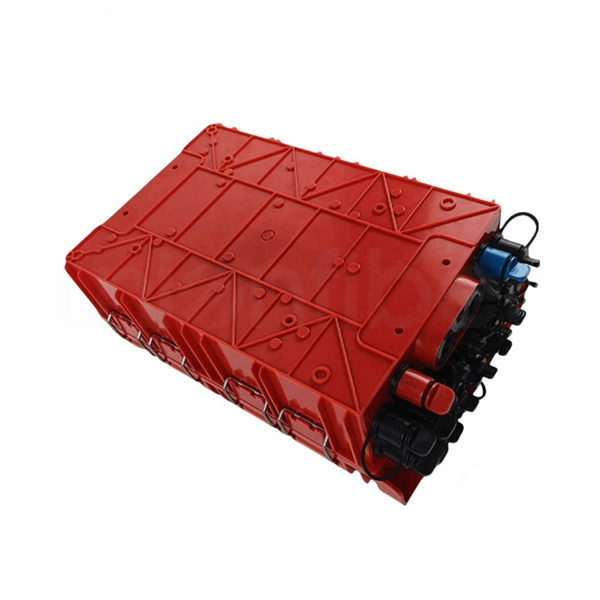 Grid-connected photovoltaic combiner box